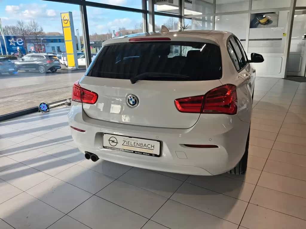 BMW 1 Series 120 i Advantage Lim.*Scheckheft*Klima* 10/2016-photo-3