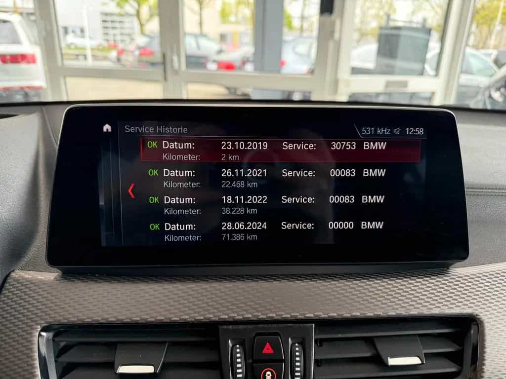 BMW X2 sDrive 18 i M Sport BMW Checkheft/HU+Insp NEU 10/2019-photo-22