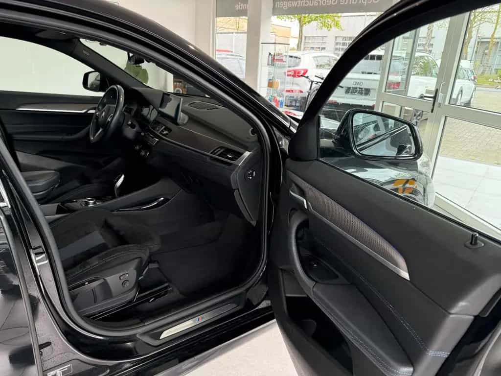 BMW X2 sDrive 18 i M Sport BMW Checkheft/HU+Insp NEU 10/2019-photo-25