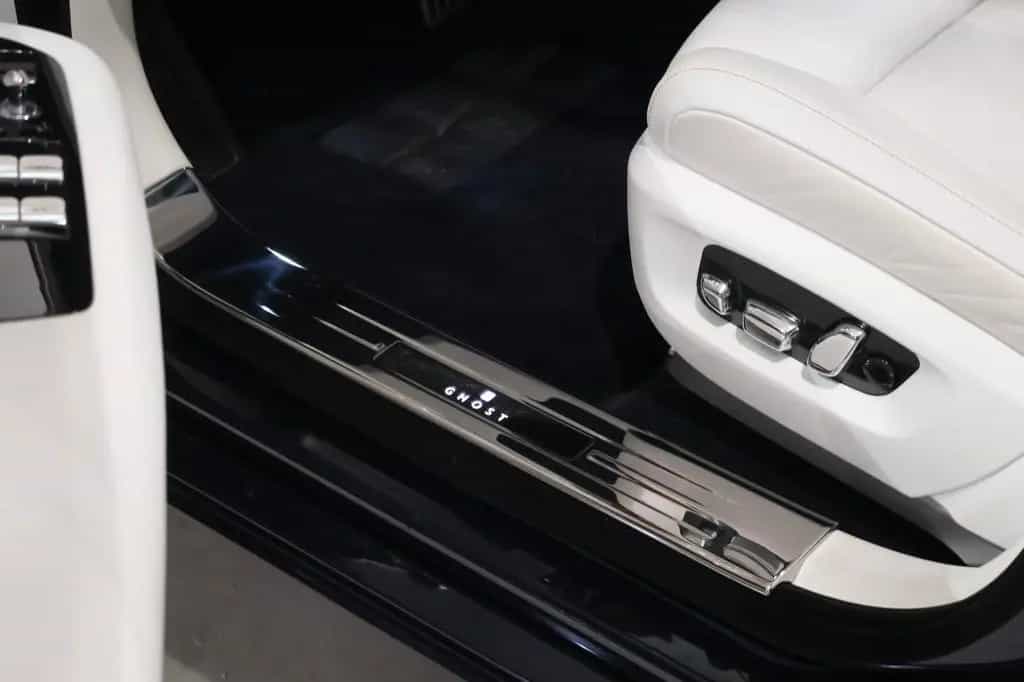 Rolls-Royce Ghost - 06/2024-photo-16
