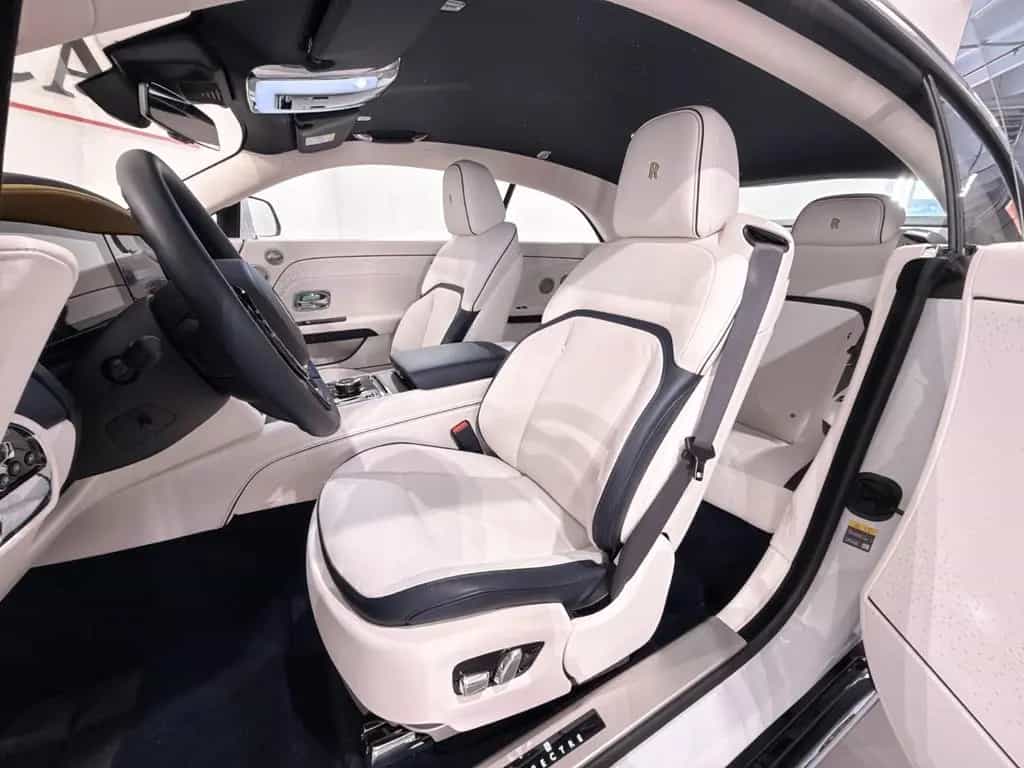 Rolls-Royce Ghost - 06/2024-photo-18