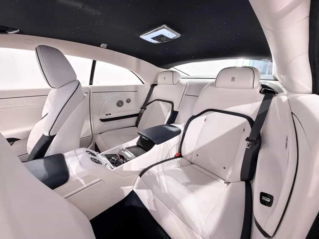 Rolls-Royce Ghost - 06/2024-photo-19