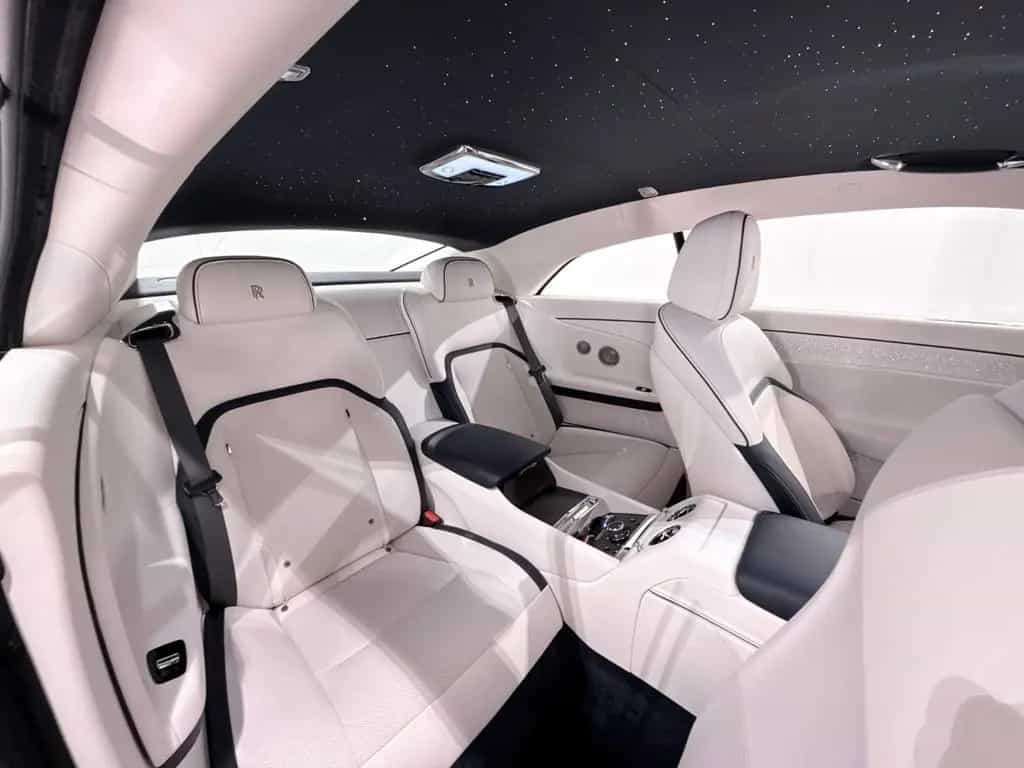 Rolls-Royce Ghost - 06/2024-photo-24
