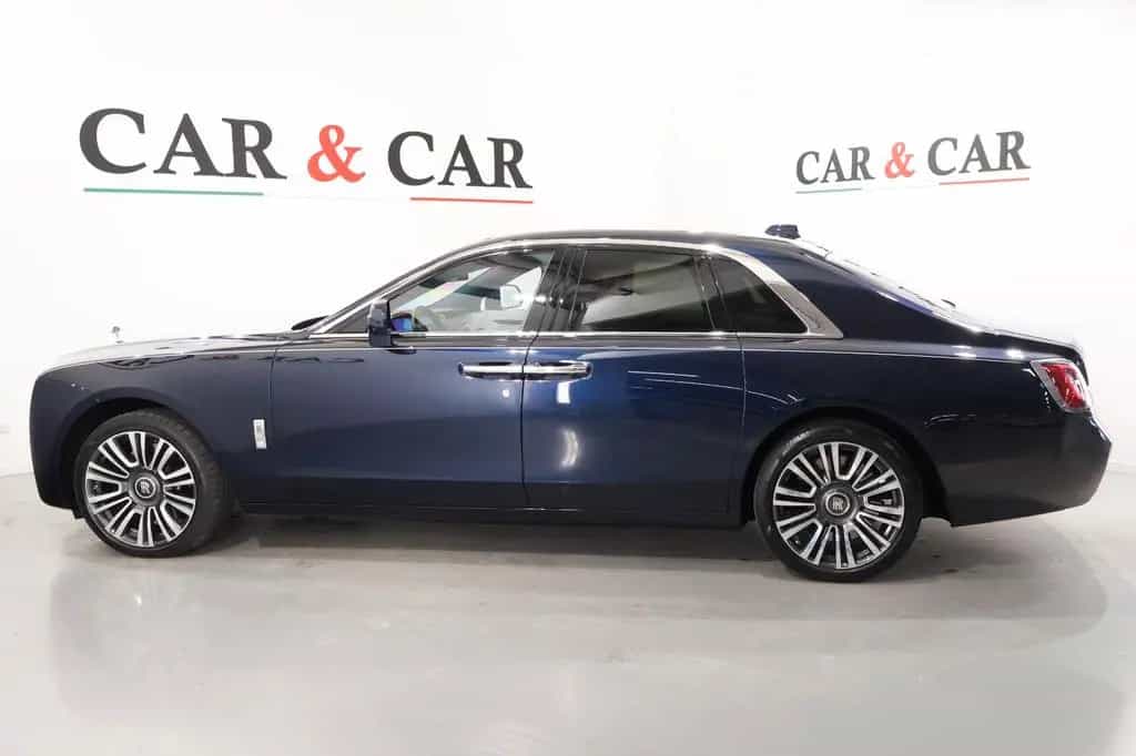 Rolls-Royce Ghost - 06/2024-photo-4