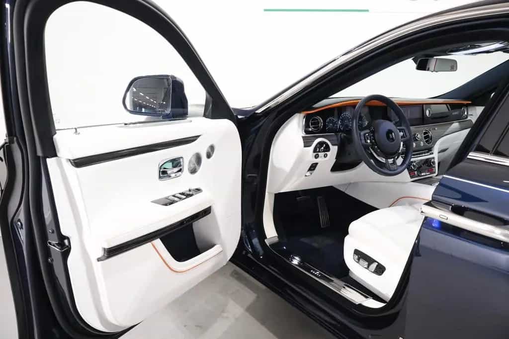 Rolls-Royce Ghost - 06/2024-photo-6