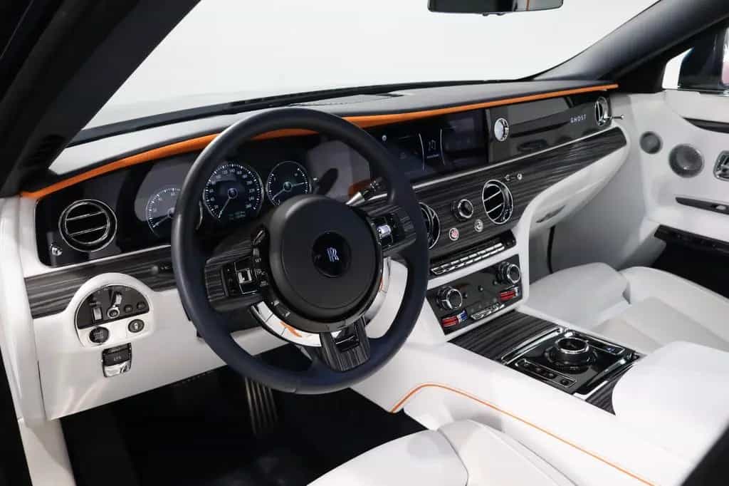 Rolls-Royce Ghost - 06/2024-photo-8
