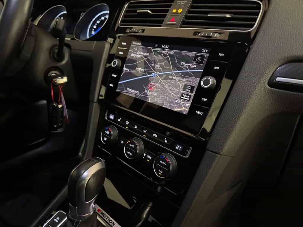 Volkswagen Golf VII Variant R BMT/Start-Stopp 4Motion 09/2017-photo-7