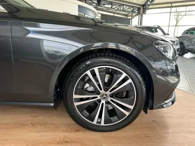 Mercedes-Benz E-Class 220 d 4M AVANTGARDE+AHK+MBUX+MULTIB.-LED+KEYL. 11/2020-photo-4