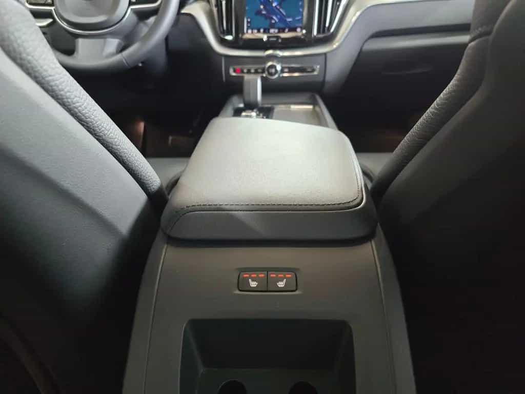 Volvo XC60 Plus Bright AWD+Mild Hybrid+ACC+PANO+H/K+ 03/2023-photo-17