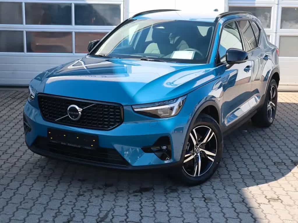 Volvo XC40 Plus Dark FWD 02/2025-photo-0