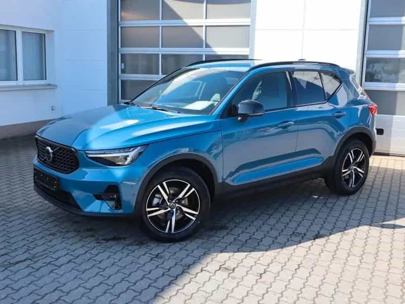 Volvo XC40 Plus Dark FWD 02/2025-photo-17