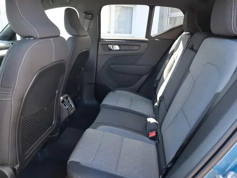 Volvo XC40 Plus Dark FWD 02/2025-photo-22