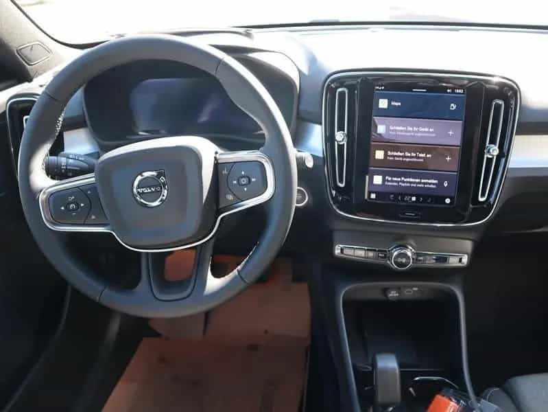 Volvo XC40 Plus Dark FWD 02/2025-photo-24