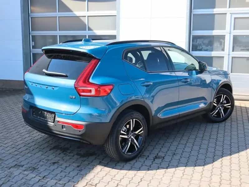 Volvo XC40 Plus Dark FWD 02/2025-photo-30
