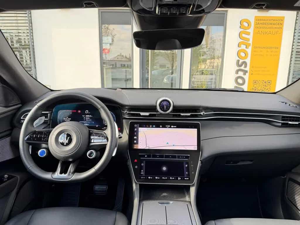 Maserati Grecale GT Hybrid AWD *Pano, HUD, Kamera 360° 04/2025-photo-9