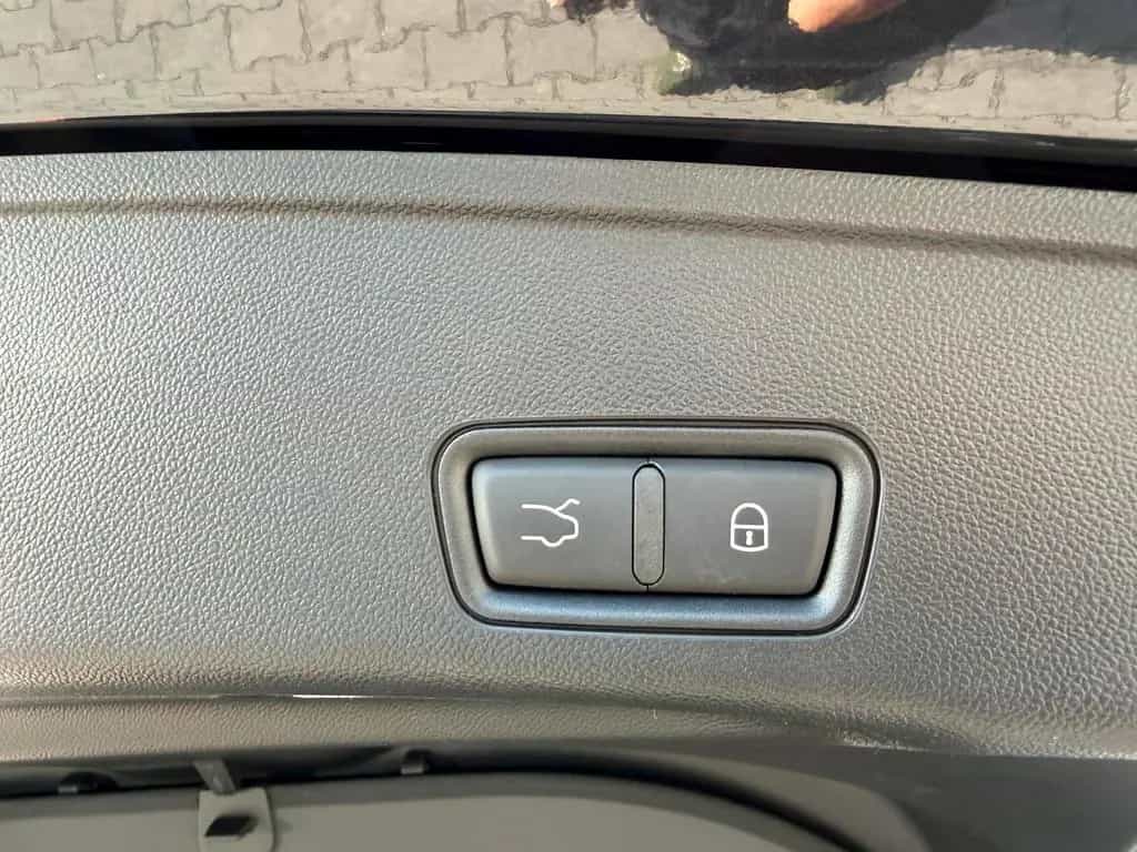Maserati Grecale GT Hybrid AWD *Pano, HUD, Kamera 360° 04/2025-photo-13