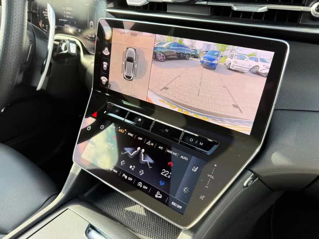 Maserati Grecale GT Hybrid AWD *Pano, HUD, Kamera 360° 04/2025-photo-19