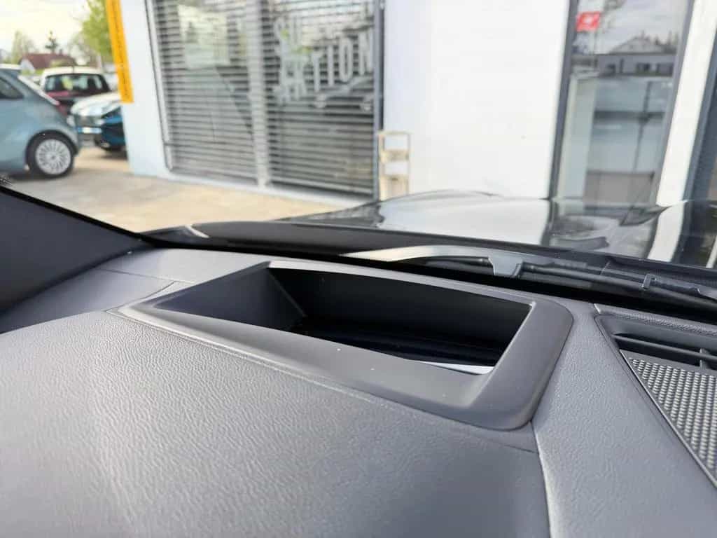 Maserati Grecale GT Hybrid AWD *Pano, HUD, Kamera 360° 04/2025-photo-24