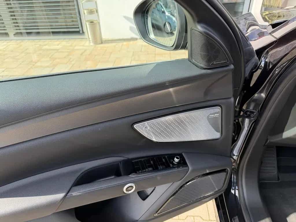 Maserati Grecale GT Hybrid AWD *Pano, HUD, Kamera 360° 04/2025-photo-4