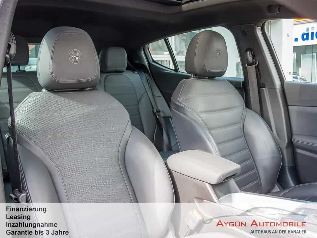 Alfa Romeo Tonale Veloce 1.5 Hybrid *Panorama* Leder* ACC 08/2024-photo-11
