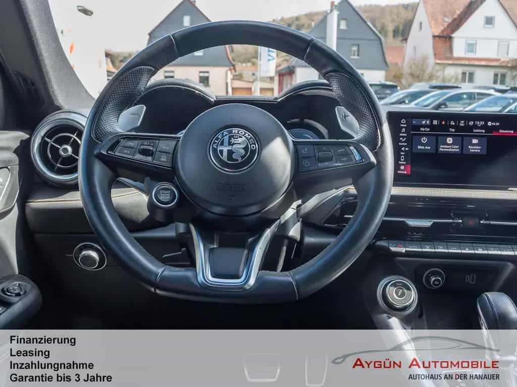 Alfa Romeo Tonale Veloce 1.5 Hybrid *Panorama* Leder* ACC 08/2024-photo-14