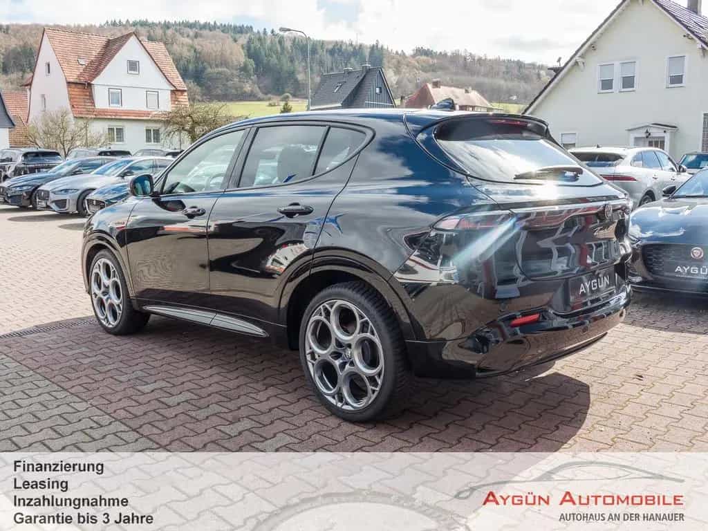 Alfa Romeo Tonale Veloce 1.5 Hybrid *Panorama* Leder* ACC 08/2024-photo-3