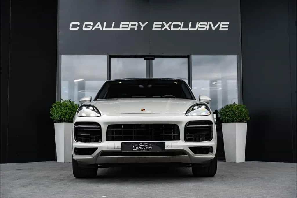 Porsche Cayenne Coupé 4.0 GTS - Sport Chrono | Panorama 03/2021-photo-1