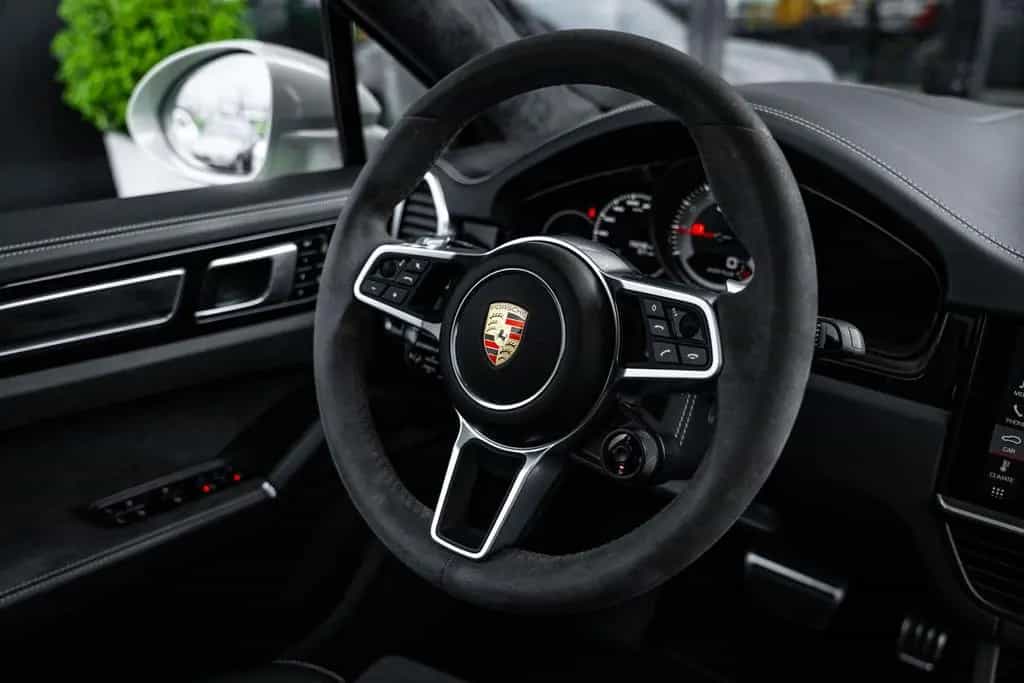 Porsche Cayenne Coupé 4.0 GTS - Sport Chrono | Panorama 03/2021-photo-10