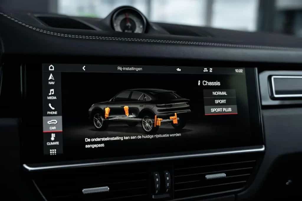 Porsche Cayenne Coupé 4.0 GTS - Sport Chrono | Panorama 03/2021-photo-15