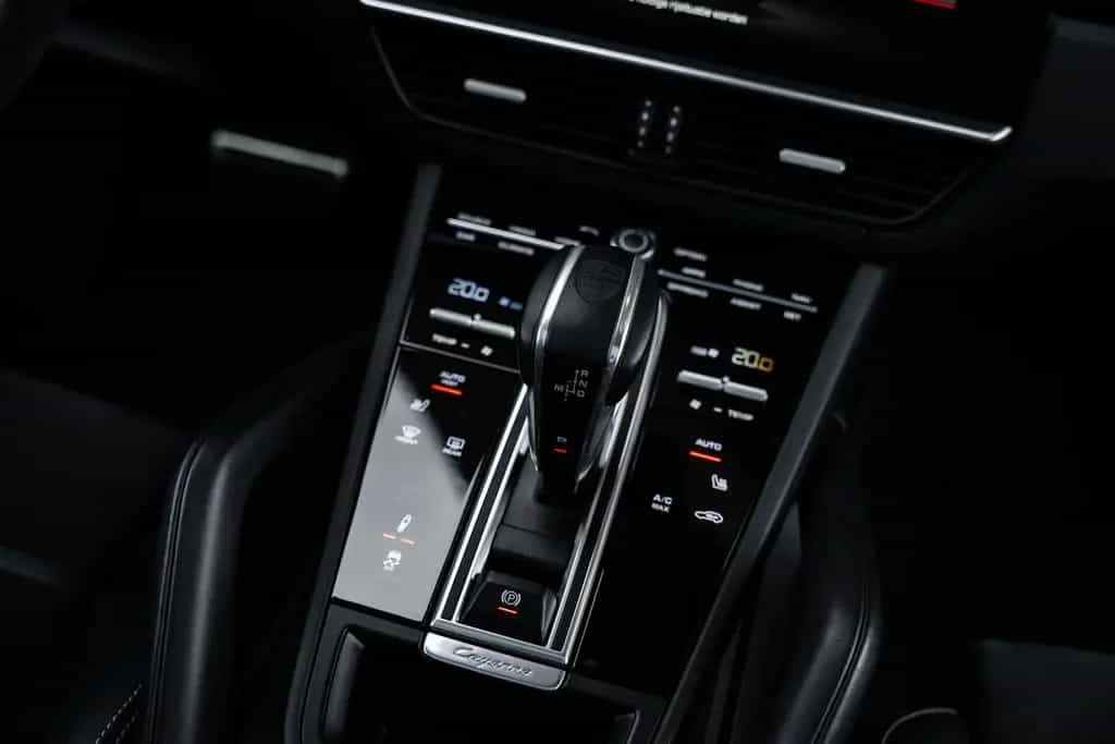 Porsche Cayenne Coupé 4.0 GTS - Sport Chrono | Panorama 03/2021-photo-19