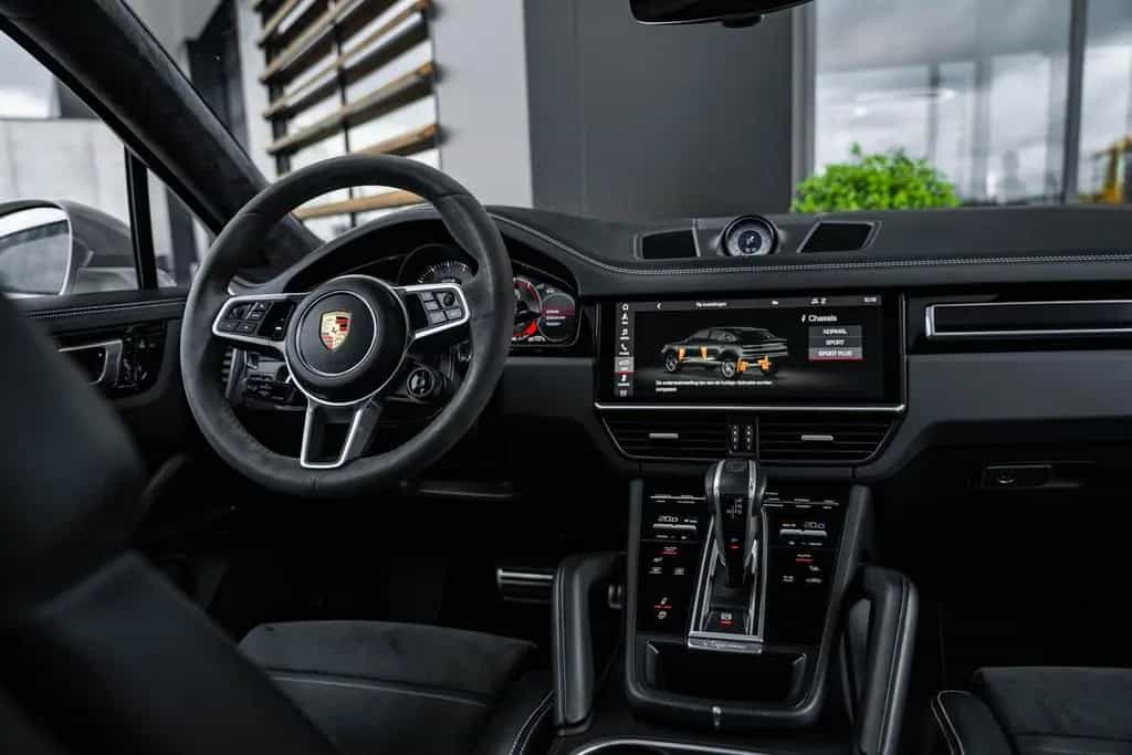 Porsche Cayenne Coupé 4.0 GTS - Sport Chrono | Panorama 03/2021-photo-24