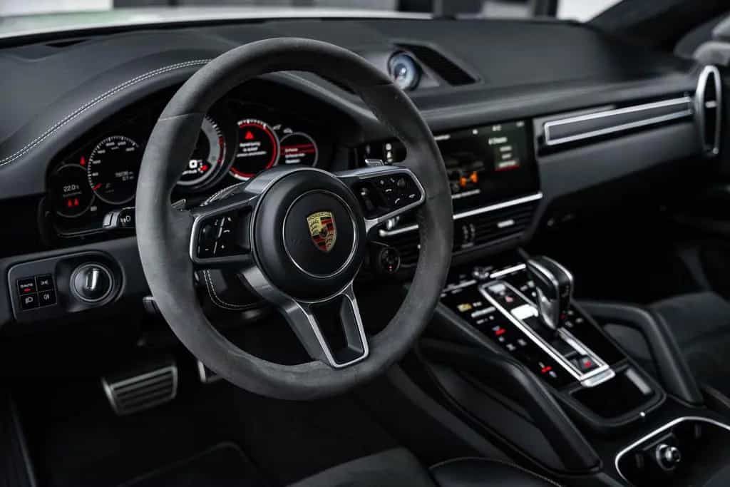 Porsche Cayenne Coupé 4.0 GTS - Sport Chrono | Panorama 03/2021-photo-7