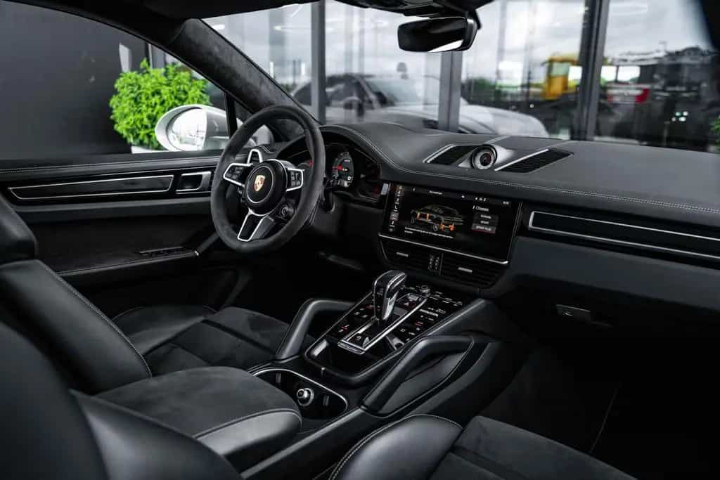Porsche Cayenne Coupé 4.0 GTS - Sport Chrono | Panorama 03/2021-photo-9
