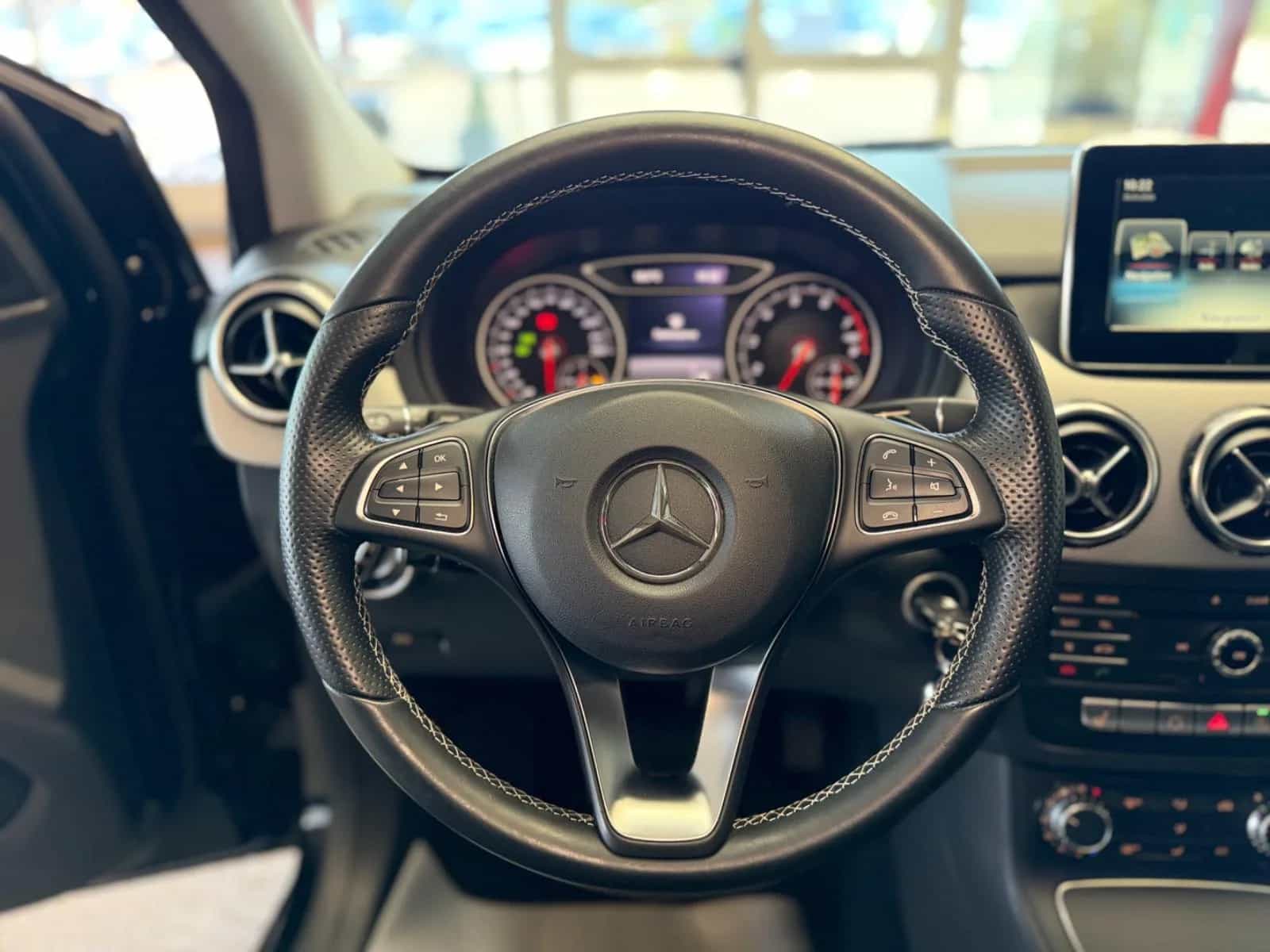 Mercedes-Benz B-Class 250 03/2015-photo-10