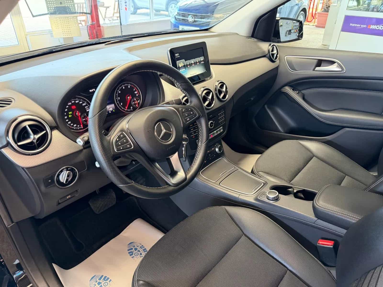 Mercedes-Benz B-Class 250 03/2015-photo-8