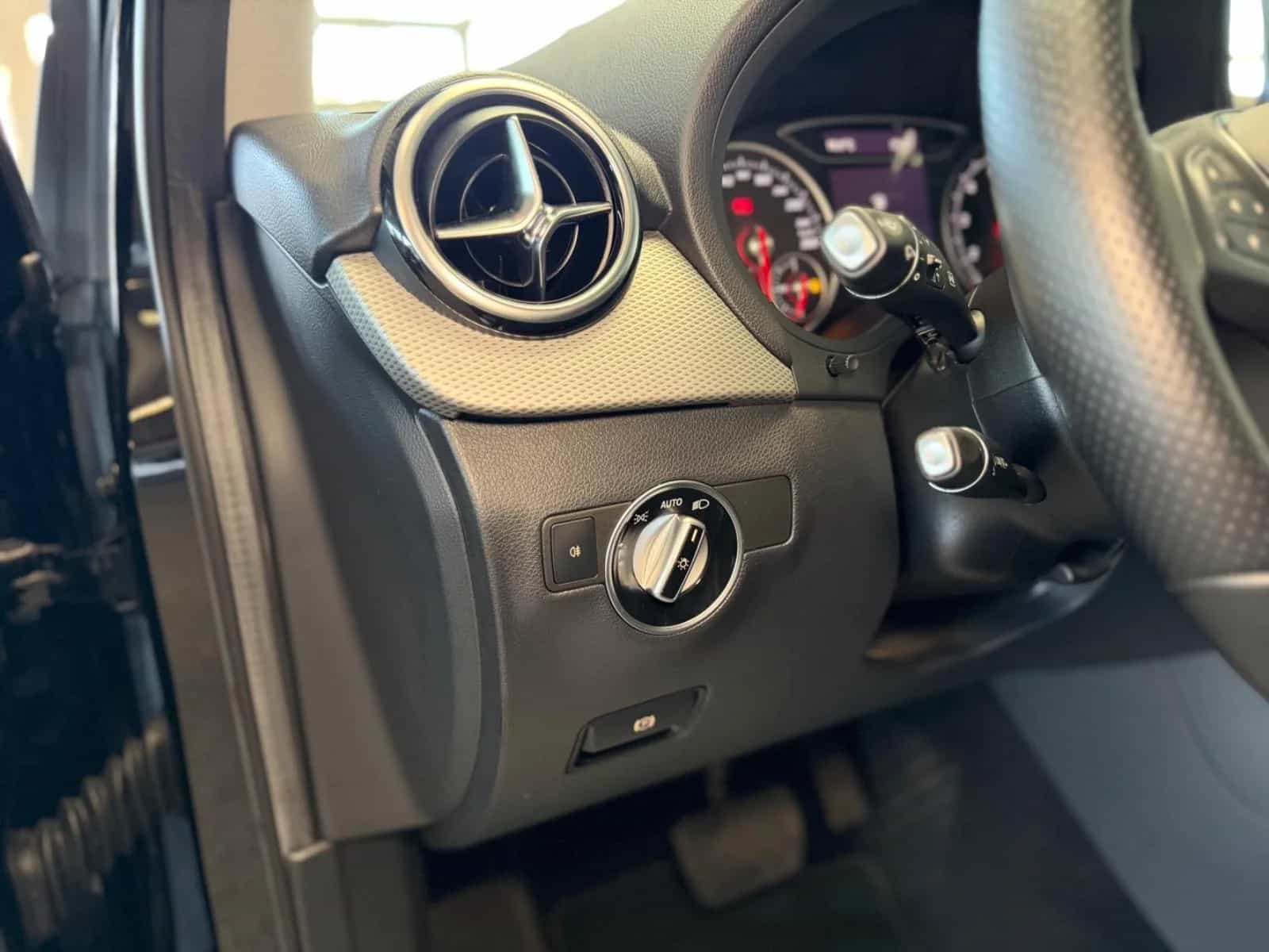 Mercedes-Benz B-Class 250 03/2015-photo-9