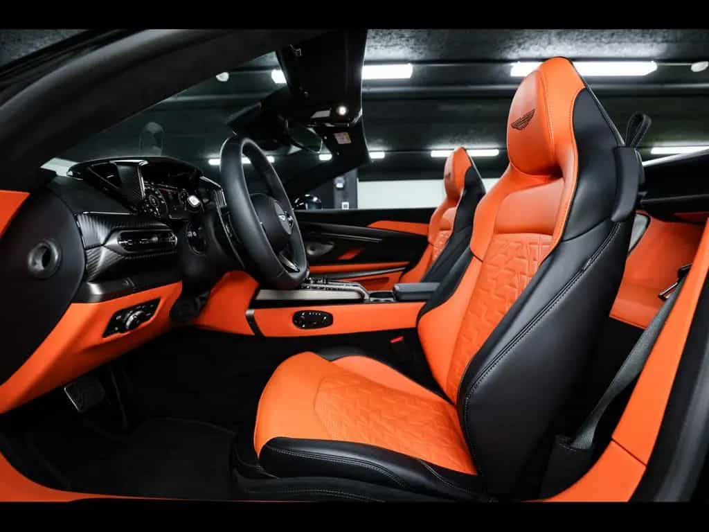 Aston Martin Vanquish III VOLANTE V12°XPEL STEALTH°CARBON°B&W 10/2025-photo-9