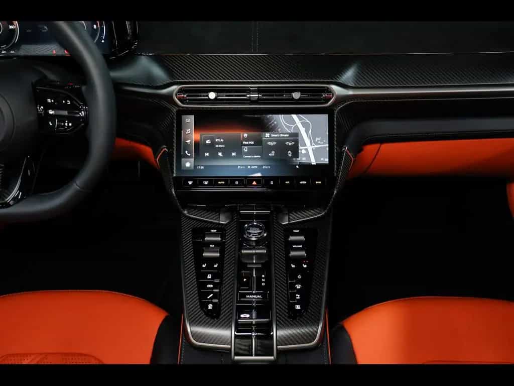 Aston Martin Vanquish III VOLANTE V12°XPEL STEALTH°CARBON°B&W 10/2025-photo-15