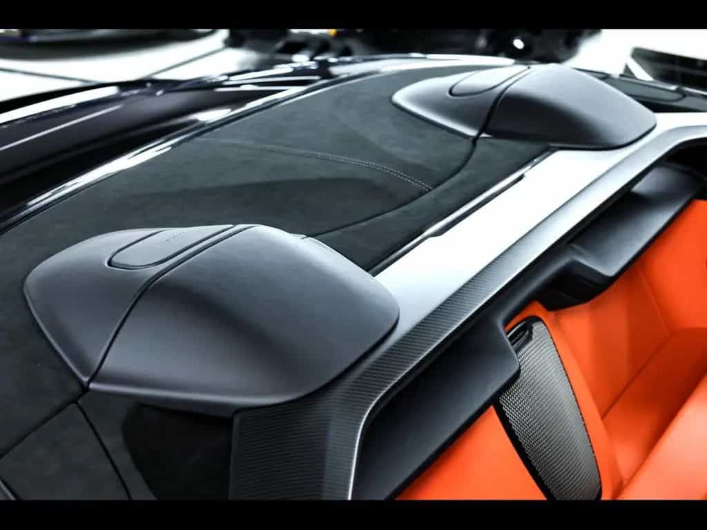 Aston Martin Vanquish III VOLANTE V12°XPEL STEALTH°CARBON°B&W 10/2025-photo-21