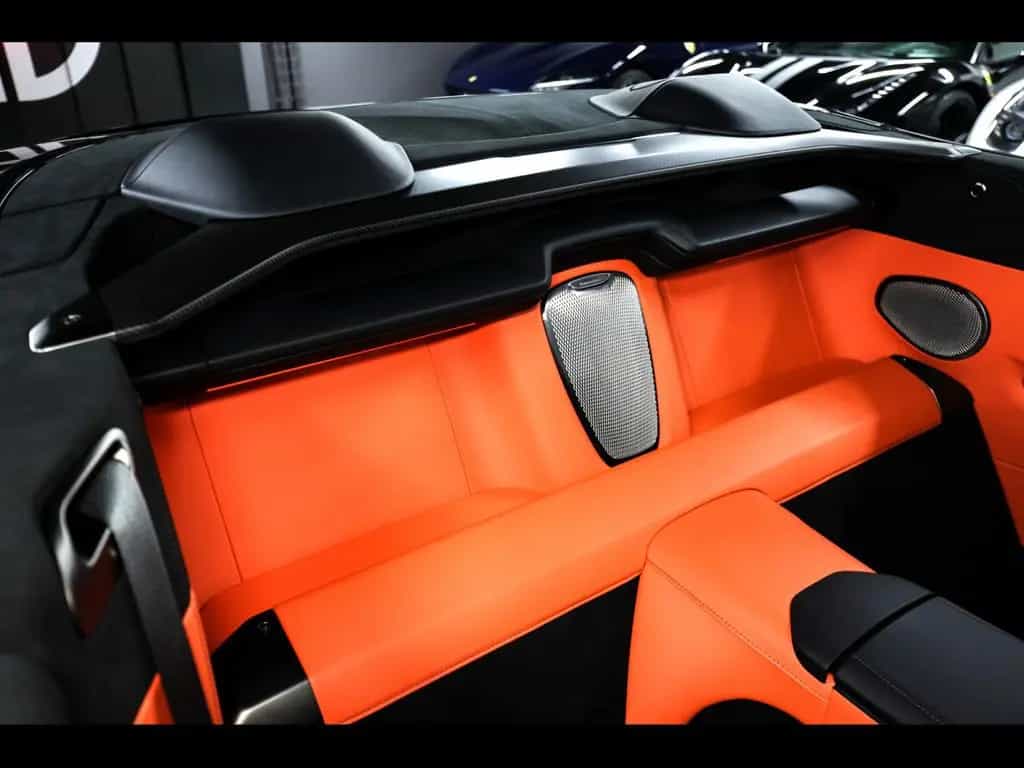 Aston Martin Vanquish III VOLANTE V12°XPEL STEALTH°CARBON°B&W 10/2025-photo-24