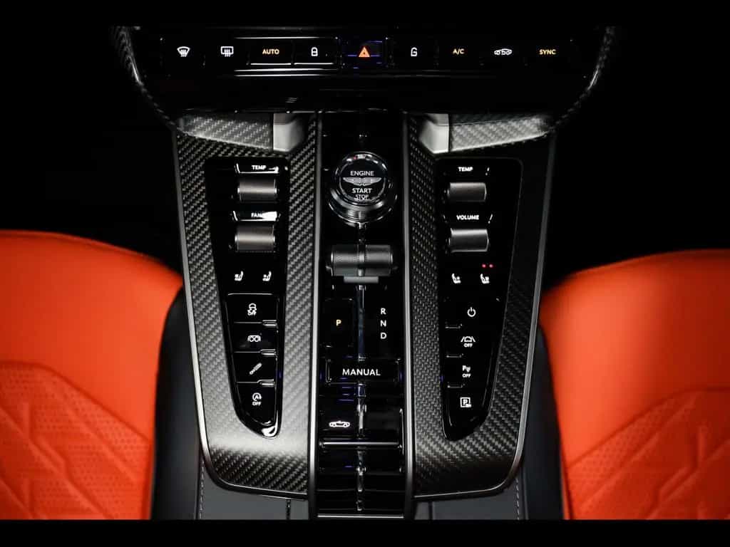 Aston Martin Vanquish III VOLANTE V12°XPEL STEALTH°CARBON°B&W 10/2025-photo-25