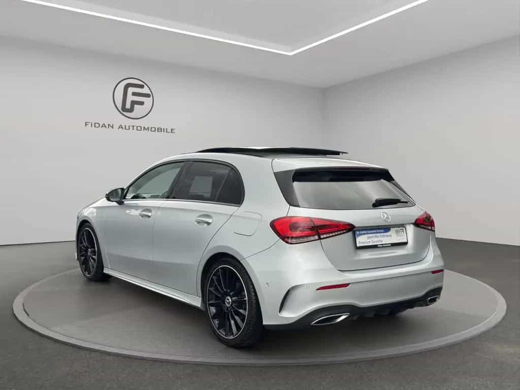 Mercedes-Benz A-Class 180 AMG-Line*Pano*Night*Burmester*360*Ambiente 06/2019-photo-2