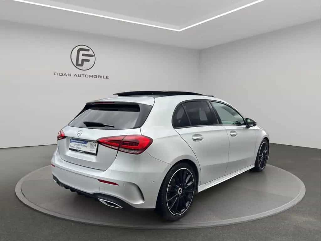 Mercedes-Benz A-Class 180 AMG-Line*Pano*Night*Burmester*360*Ambiente 06/2019-photo-4