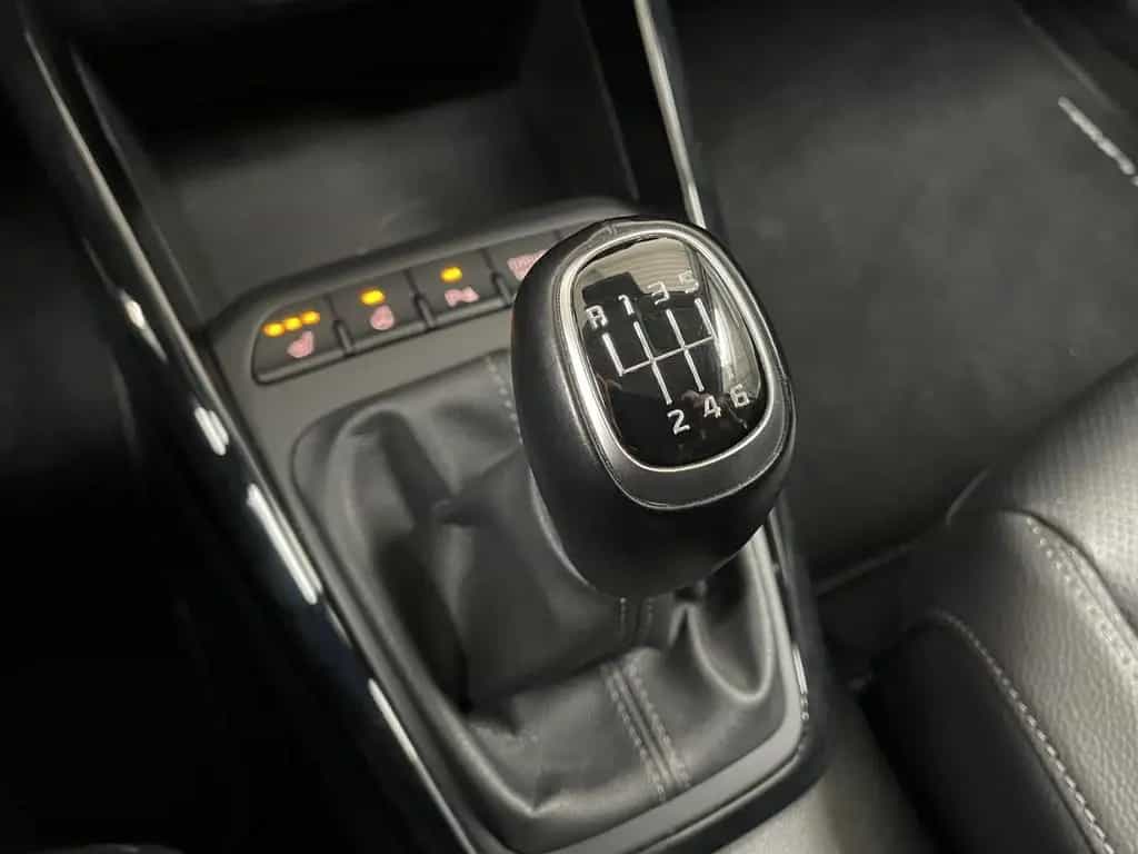 Kia Stonic 1.0 T-GDI 48V Platinum Edition 02/2022-photo-27