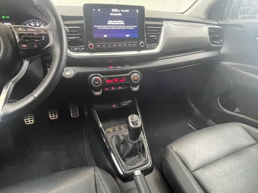Kia Stonic 1.0 T-GDI 48V Platinum Edition 02/2022-photo-28