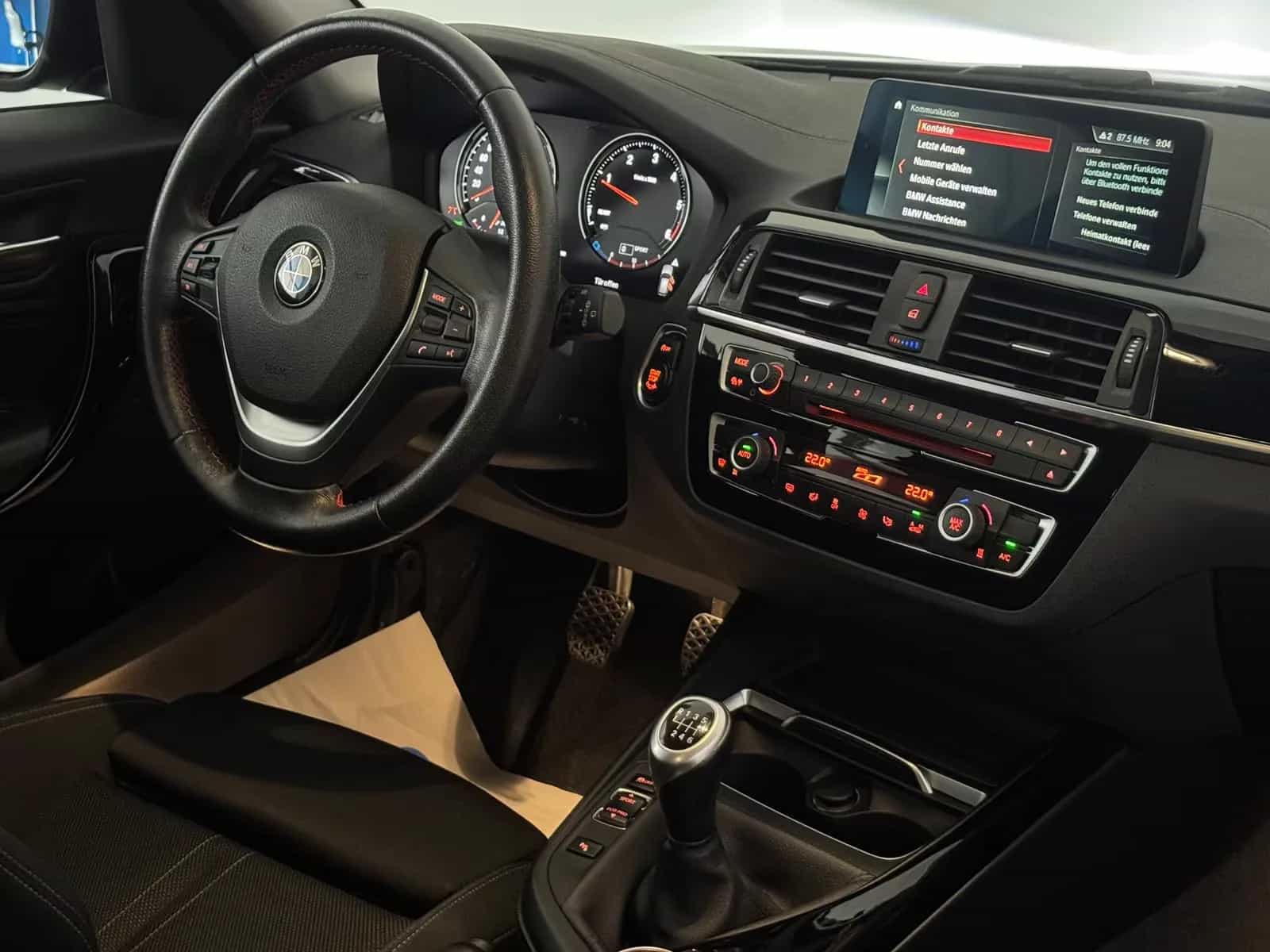 BMW 1 Series 08/2017-photo-11