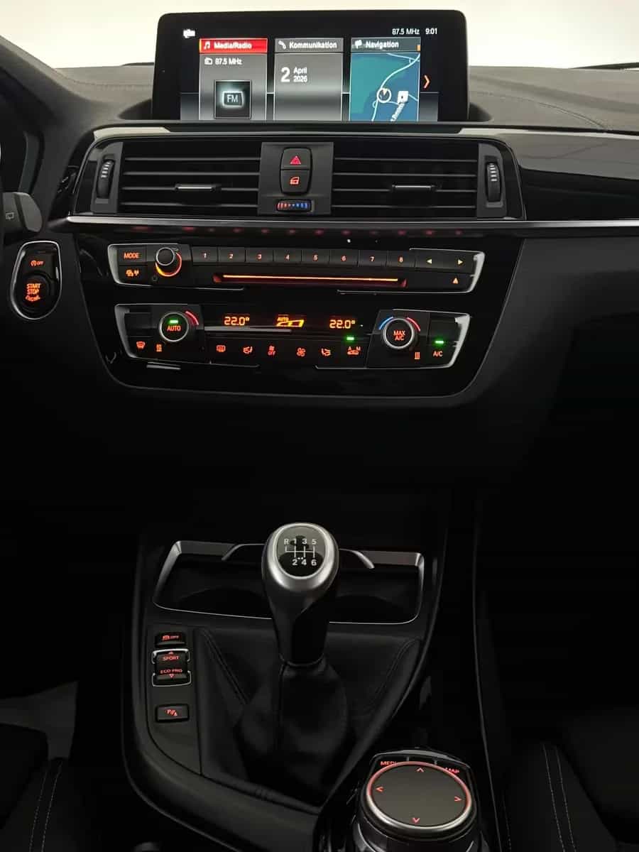 BMW 1 Series 08/2017-photo-12