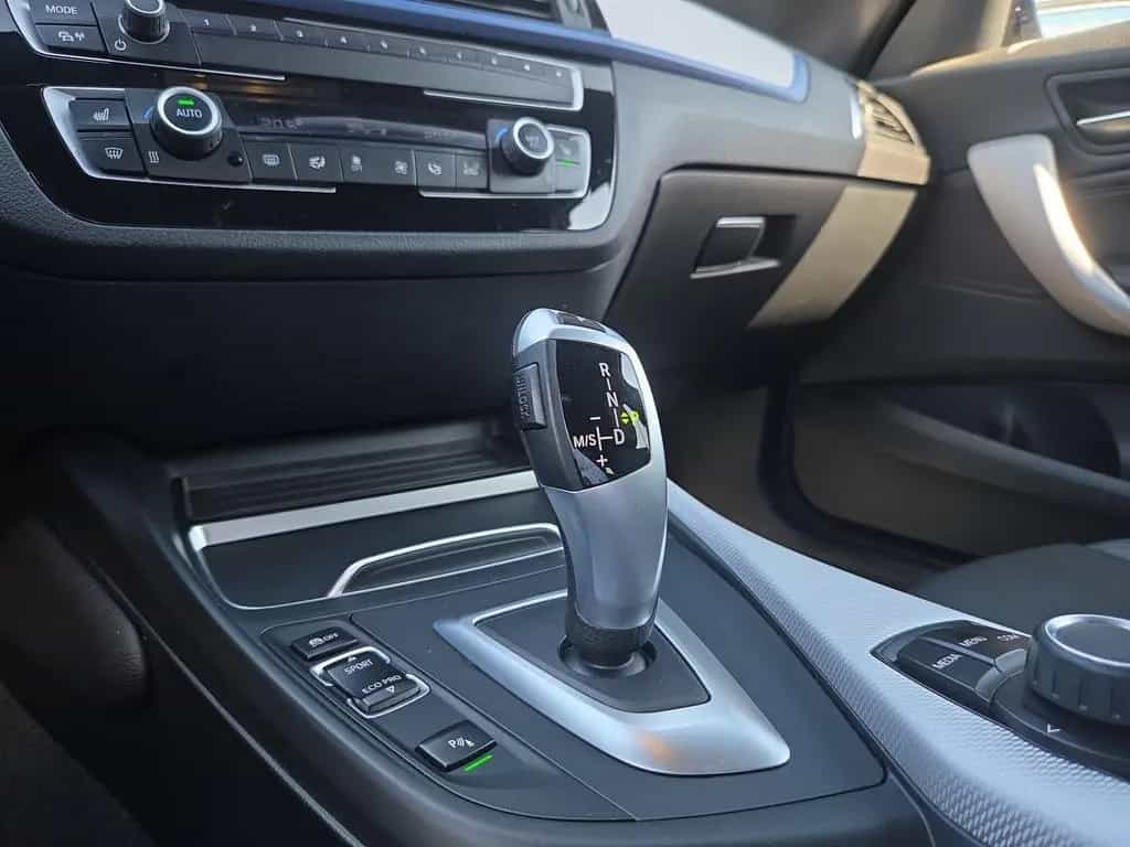 BMW 1 Series 118i 5-Türer LED Tempomat USB Klimaaut. Shz PDC 07/2019-photo-13