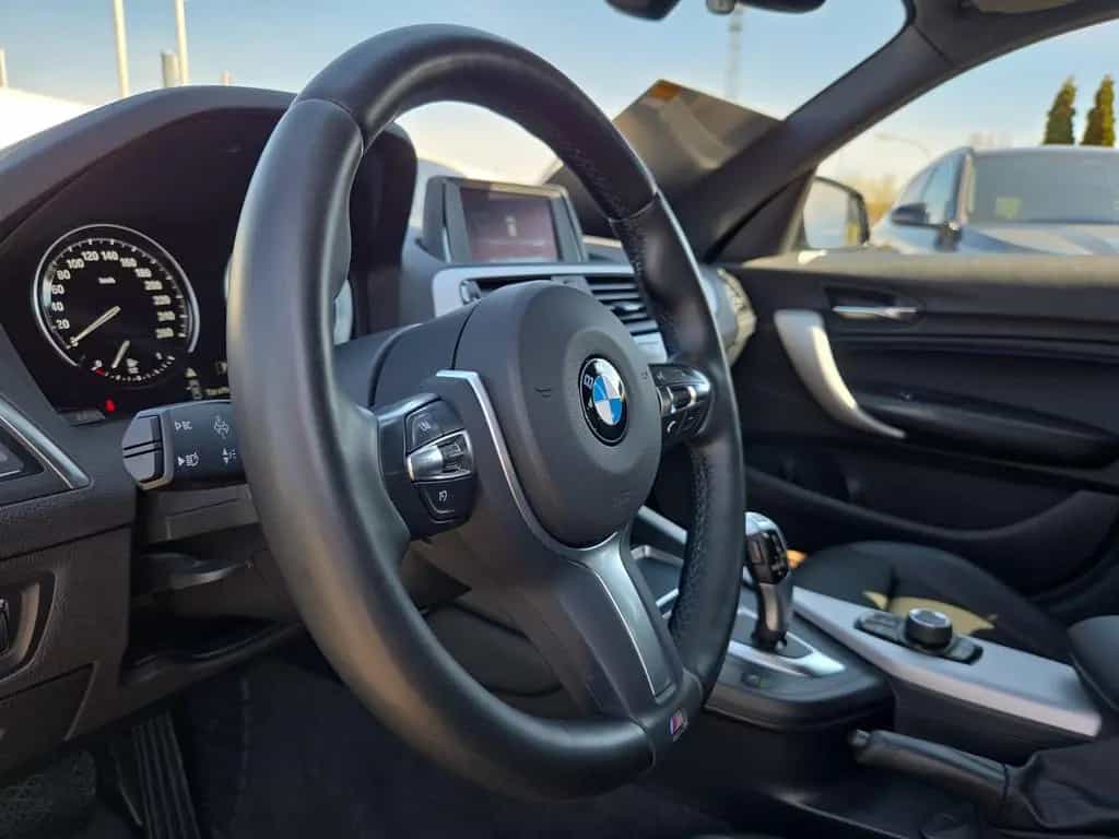 BMW 1 Series 118i 5-Türer LED Tempomat USB Klimaaut. Shz PDC 07/2019-photo-19