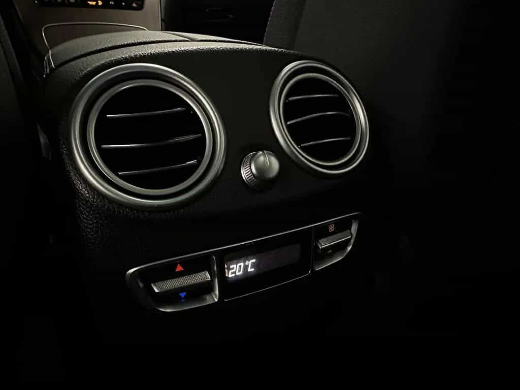 Mercedes-Benz GLC 220 d 4M AMG Night Standh Distronic Panorama 10/2020-photo-9